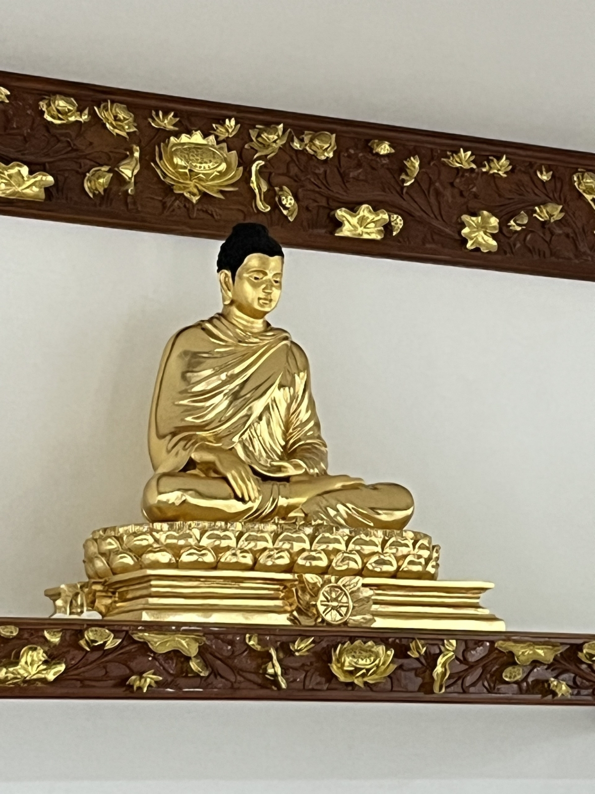 Tượng Đồng Đỏ Thích Ca Dát Vàng Cao 1 Mét