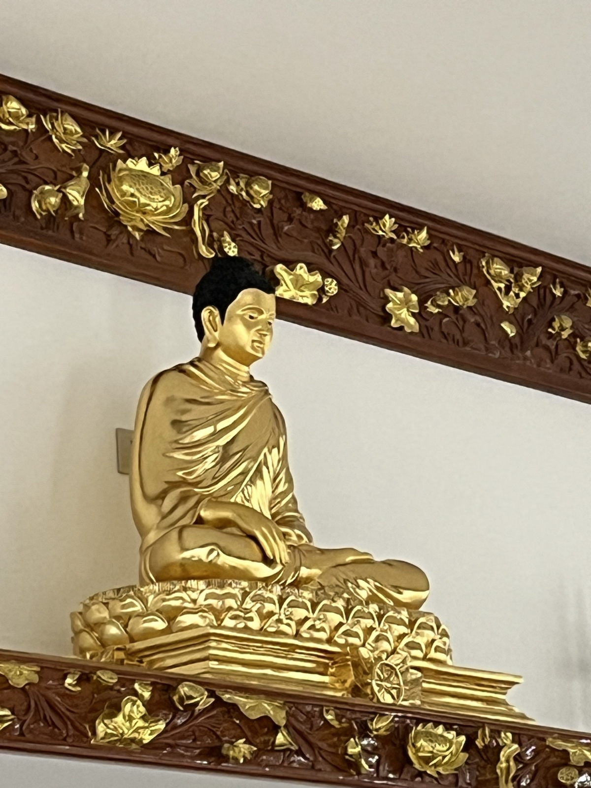 Tượng Đồng Đỏ Thích Ca Dát Vàng Cao 1 Mét