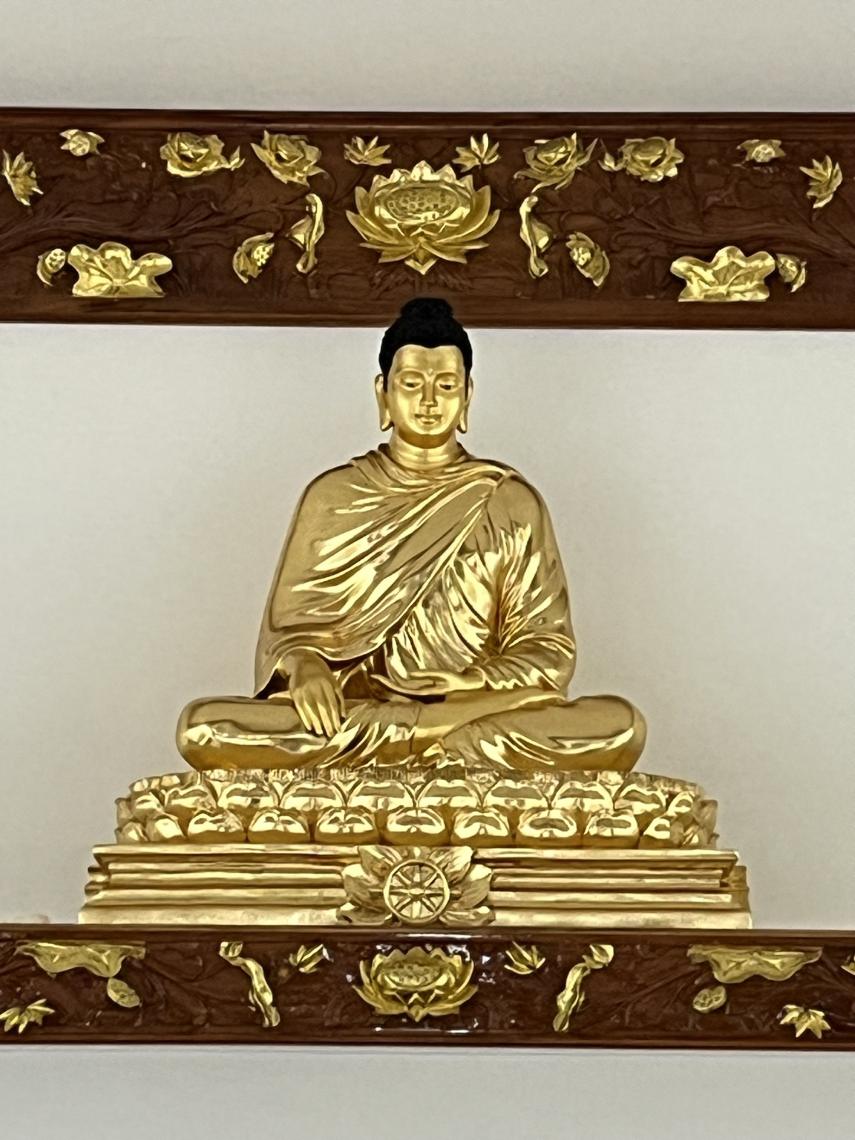 Tượng Đồng Đỏ Thích Ca Dát Vàng Cao 1 Mét