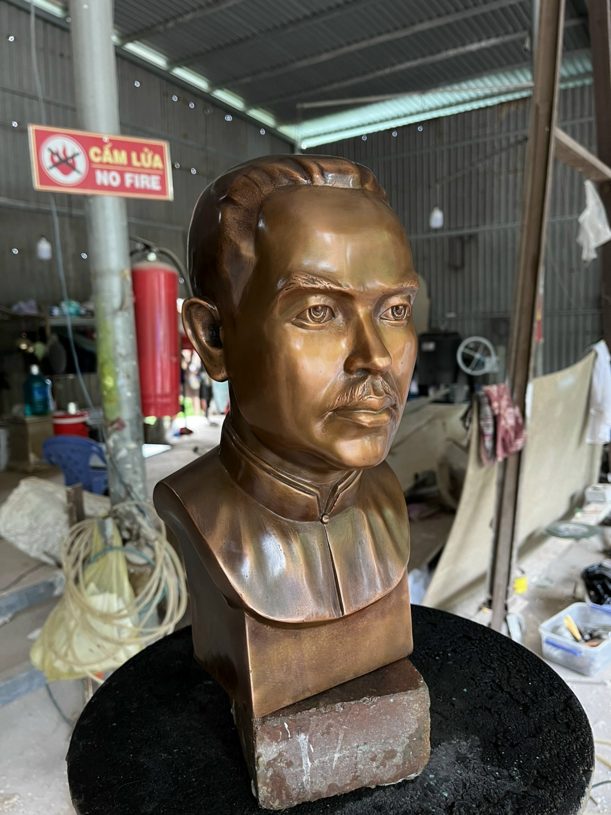 Chân Dung Cha Trương Bửu Diệp - Nhà Điêu Khắc Bùi Hải Sơn