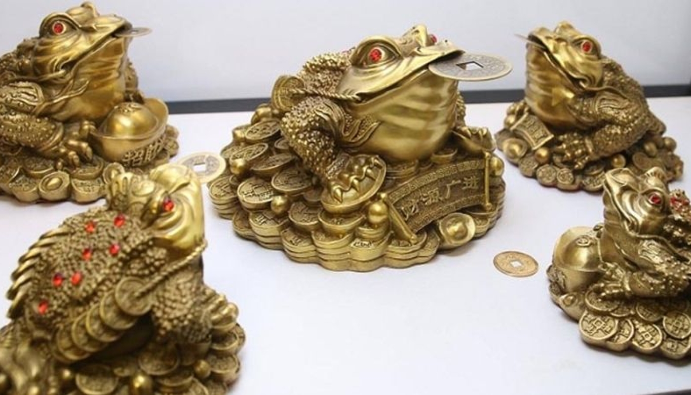 Những lưu ý quan trọng khi đặt cóc ngậm tiền bằng đồng