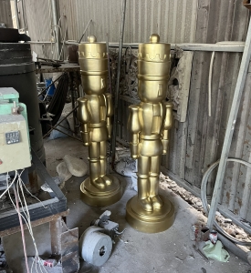 Tượng Chú Lính Chì Cao 1,6 Mét Bằng Đồng Vàng