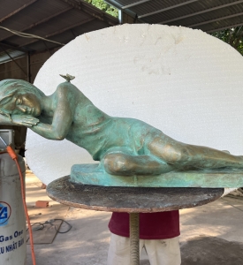 Tượng Đồng Cô Gái Trang Trí