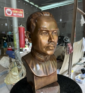 Chân Dung Cha Trương Bửu Diệp - Nhà Điêu Khắc Bùi Hải Sơn