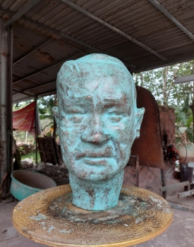 Chân Dung Bằng Đồng Thầy Lê Văn Đệ