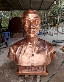 Chân Dung Đồng Chí Phan Văn Khỏe
