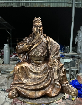 Tượng Quan Công Ngồi Vuốt Râu