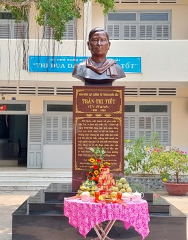 Tượng Anh Hùng Trần Thị Tiết