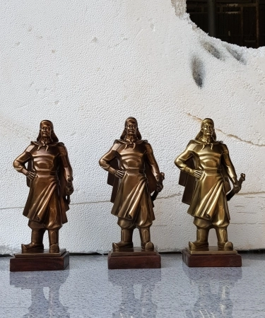 Tượng Kỷ Niệm Chương Võ Duy Dương