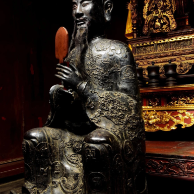 Cận cảnh pho tượng An Dương Vương ở Khu Di tích Cổ Loa