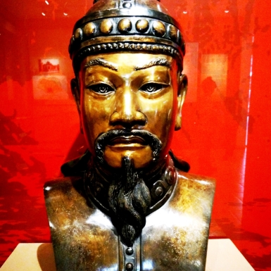 Đúc tượng đồng Ngô Quyền theo yêu cầu tại Đỉnh Thiên