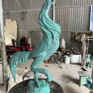 Ý nghĩa tốt đẹp của tượng gà đồng phong thủy