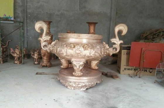 Nên lưu ý những gì khi tìm kiếm và mua sắm lư hương bằng đồng?