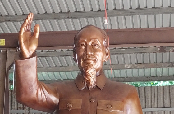 Tìm mua tượng đồng Bác Hồ đẹp và chất lượng