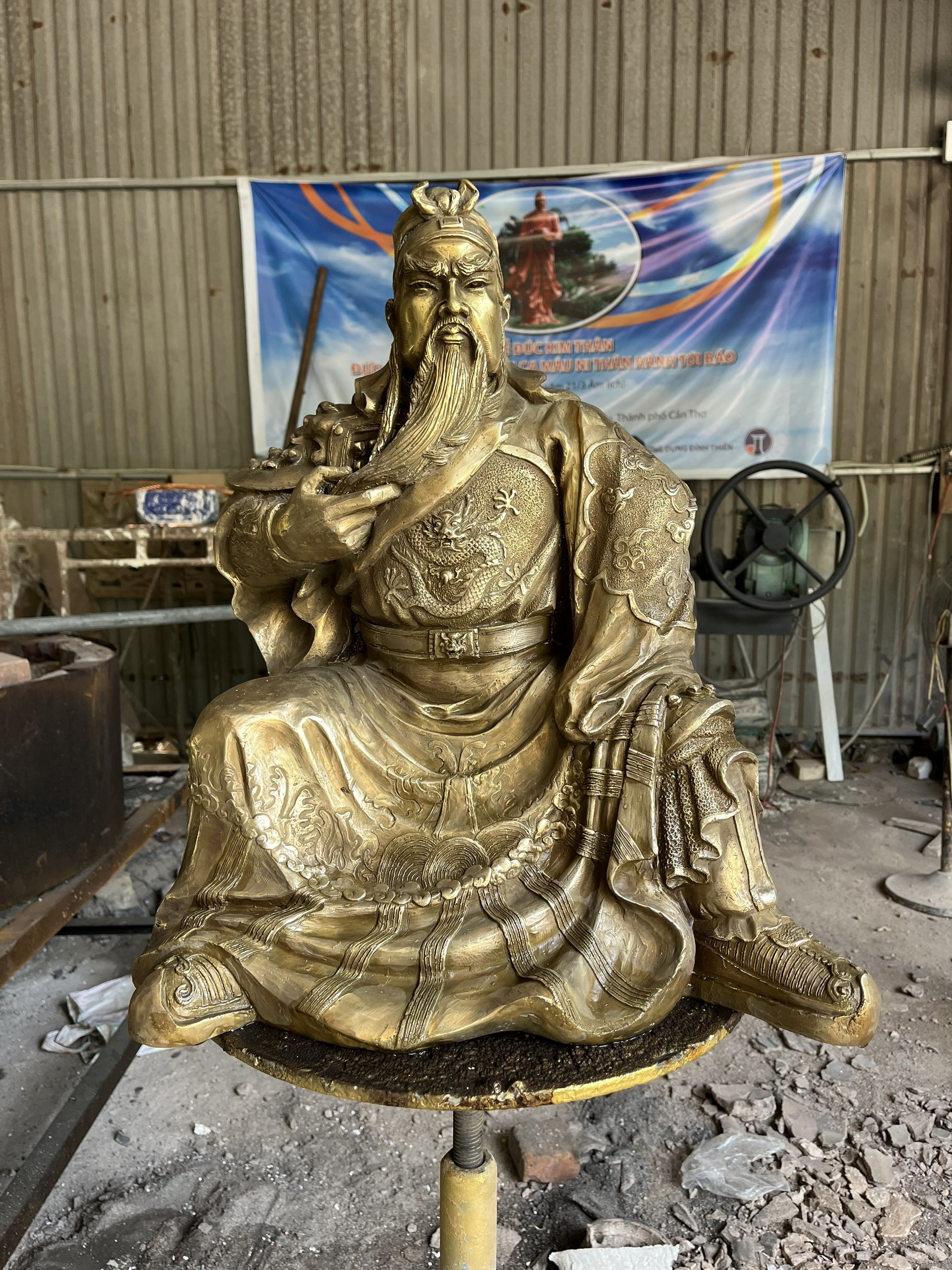 tượng đồng quan thánh