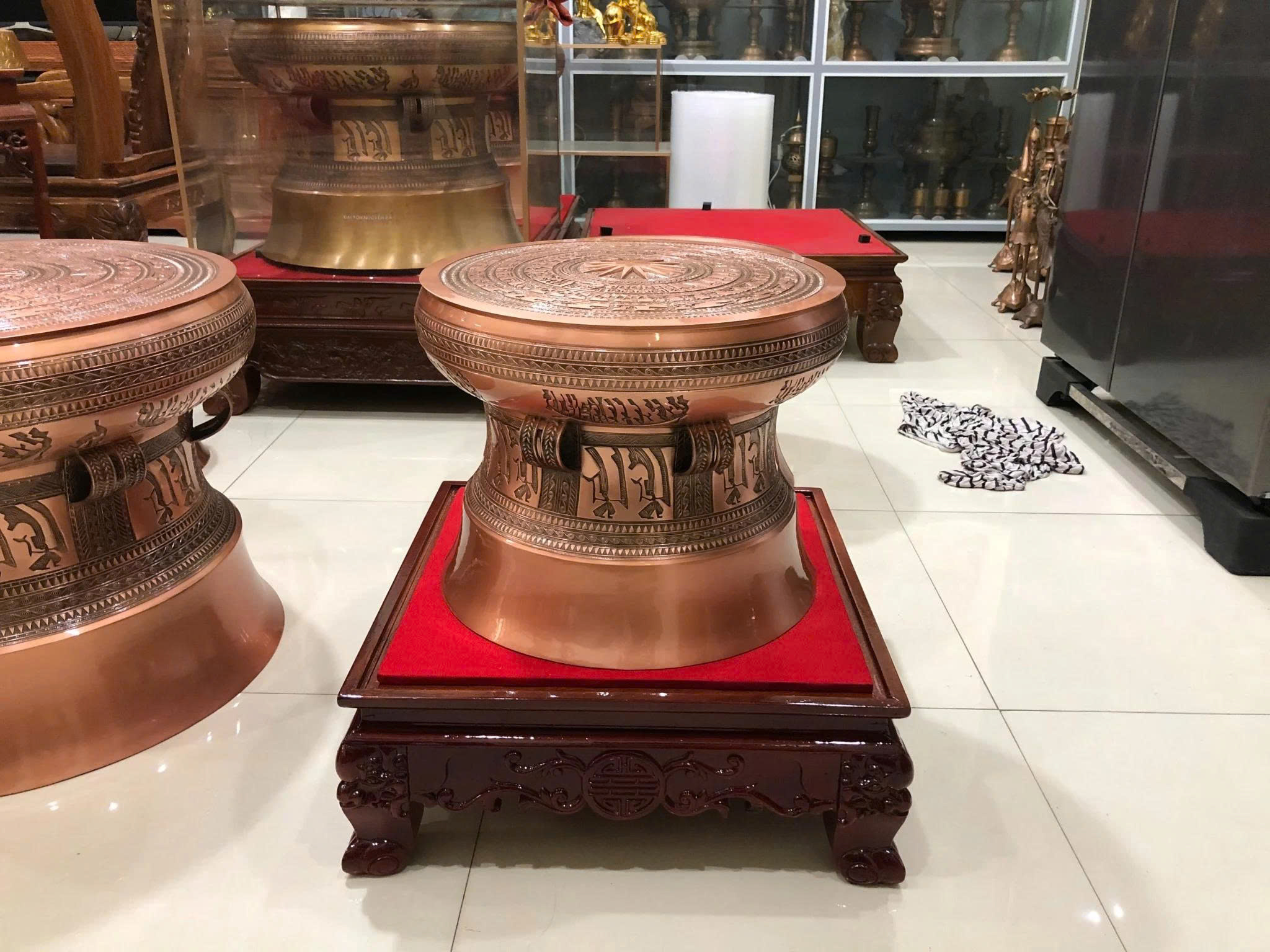Trống đồng đúc thủ công